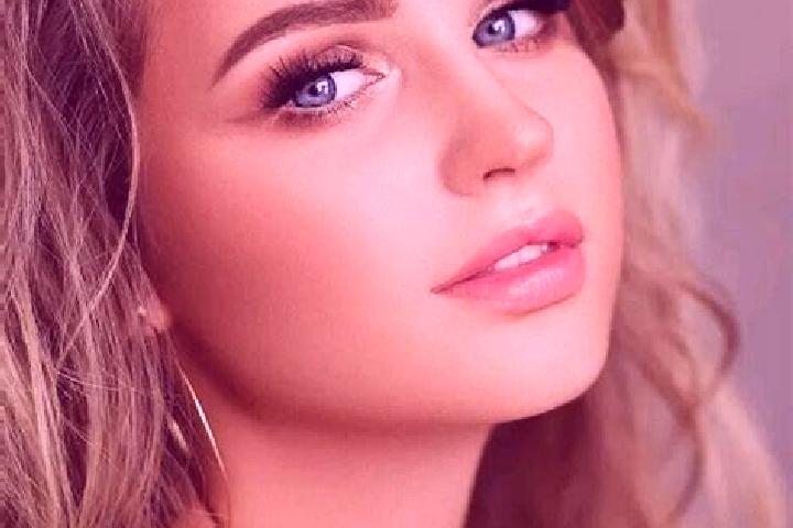 Clara, 27, a dark blonde blue-eyed mediterranean companion based in Binaced. Offering 69, BDSM, Striptease. Available for incall and outcall, overnight booki...