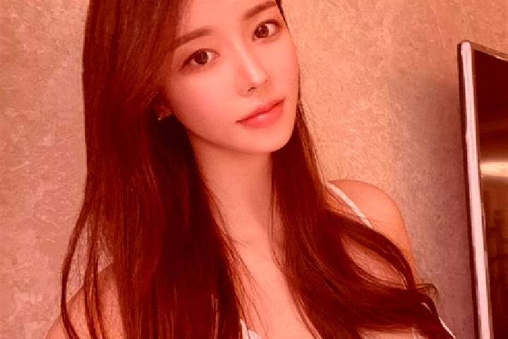 Clara, 27 — Escort in Asagiokcular, Turkey
