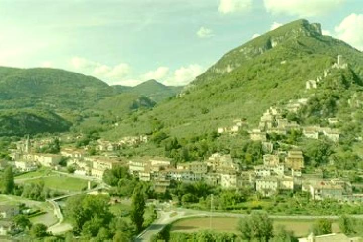 Clara, 27 — Escort in Ferentillo, Italy