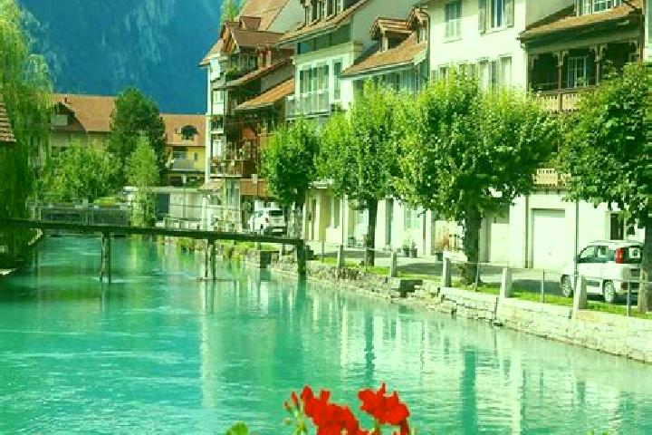 Clara, 27 — Escort in Gachlingen, Switzerland