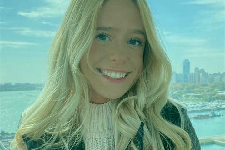 Clara, 27 — Escort in Moundridge, United States