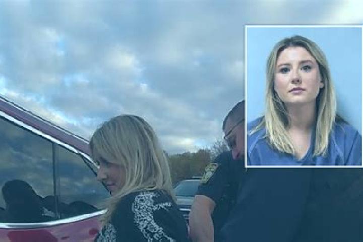 Clara, 27 — Escort in Nelsonville, United States