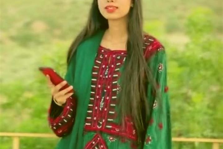 Clara, 27 — Escort in Siah Baz, Iran