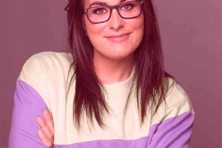 Clara, 28, a brunette grey-eyed mixed companion based in Durrow. Offering Tantra, Dinner Date, Party Girl, Striptease, CIM. Available for incall and outcall,...