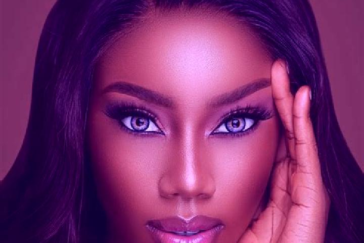 Clara, 28, a chestnut blue-eyed ebony companion based in Nenasi. Offering Domination, Massage. Available for incall and outcall, overnight bookings available.