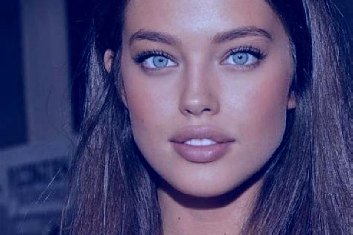 Clara, 28, a chestnut green-eyed caucasian companion based in Ala er. Offering Travel Companion, Domination, Dinner Date. Available for incall and outcall, o...