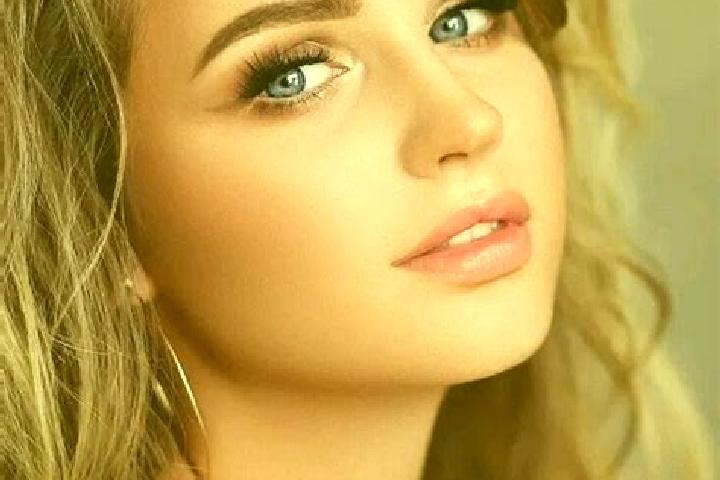 Clara, 28, a dark blonde blue-eyed mediterranean companion based in Knowle. Offering Deep French Kissing, Tantra, Prostate Massage, BDSM. Available for incal...