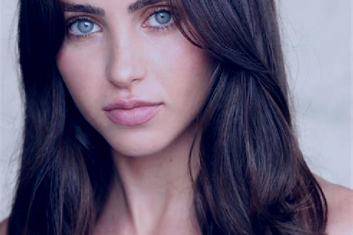 Clara, 28, a red brown-eyed latina companion based in Voznesenka. Offering Massage, Fetish, Overnight. Available for incall and outcall, overnight bookings a...