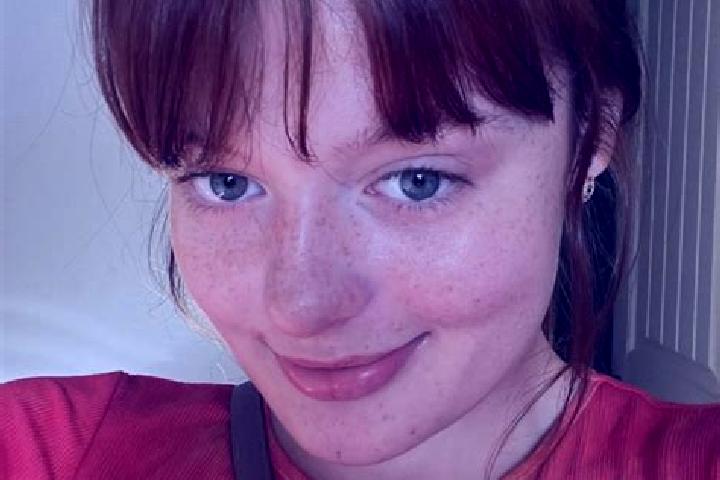Clara, 28, a red grey-eyed caucasian companion based in Borgosesia. Offering Tantra, Dinner Date, Fetish, 69. Available for incall and outcall, overnight boo...