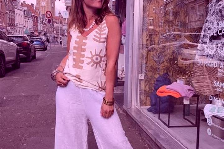 Clara, 28 — Escort in Bailleul, France