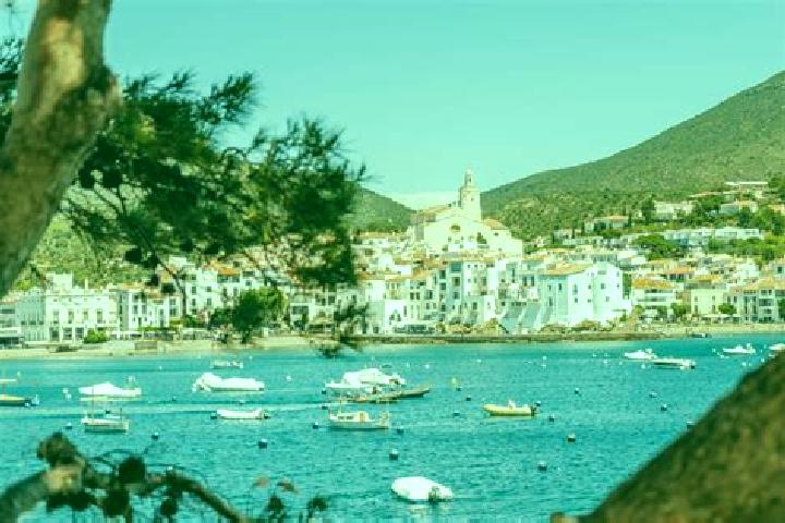 Clara, 28 — Escort in Cadaques, Spain