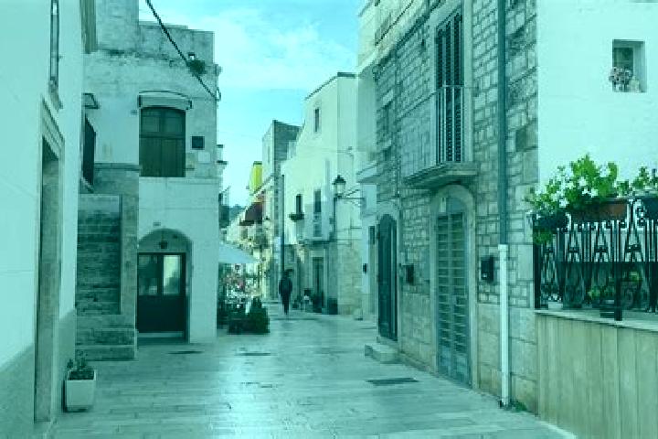 Clara, 28 — Escort in Cassano delle Murge, Italy