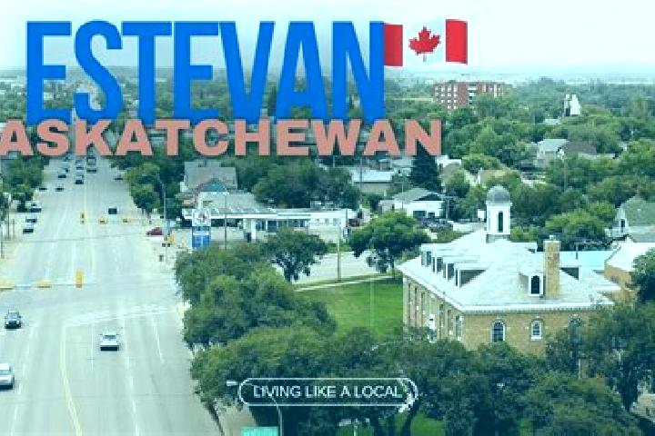 Clara, 28 — Escort in Estevan, Canada