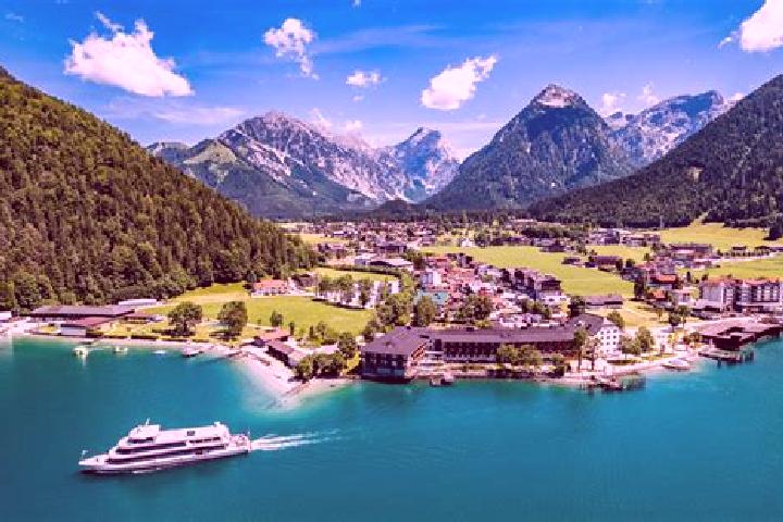 Clara, 28 — Escort in Pertisau, Austria
