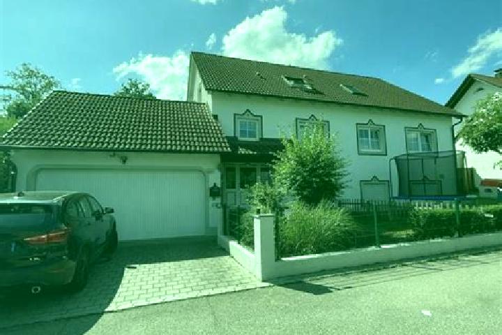 Clara, 28 — Escort in Pfaffenhofen an der Ilm, Germany