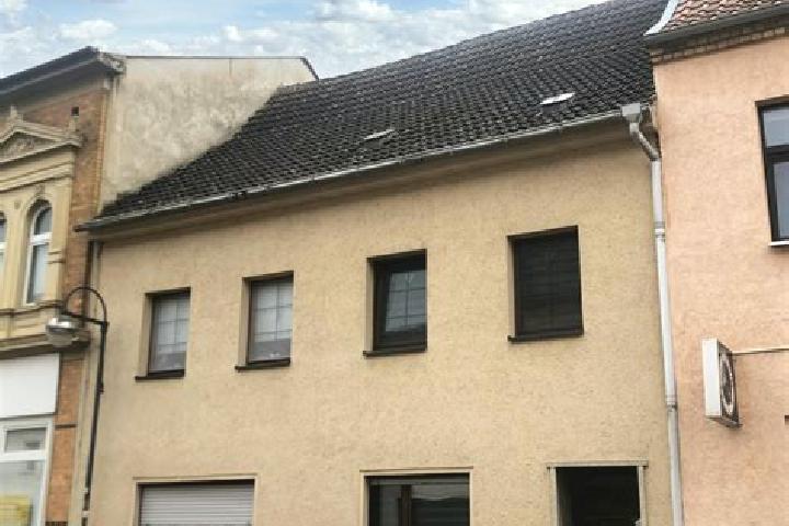 Clara, 28 — Escort in Schildau, Germany