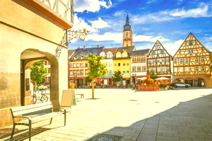 Clara, 28 — Escort in Tauberbischofsheim, Germany