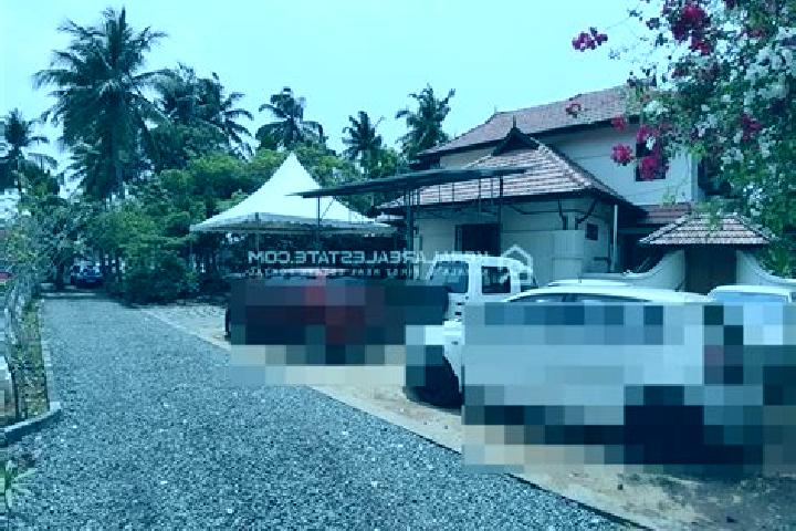 Clara, 28 — Escort in Vypin, India