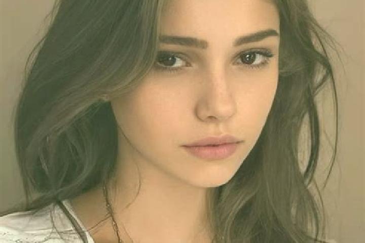 Clara, 29, a chestnut dark-eyed slavic companion based in Bomba. Offering Duos, Girlfriend Experience, CIM, Fetish. Available for incall and outcall, overnig...