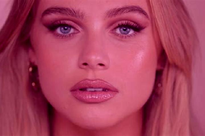 Clara, 29, a platinum blonde green-eyed indian companion based in Al Qubaybah. Offering Deep French Kissing, Erotic Massage, 69, Party Girl. Available for in...