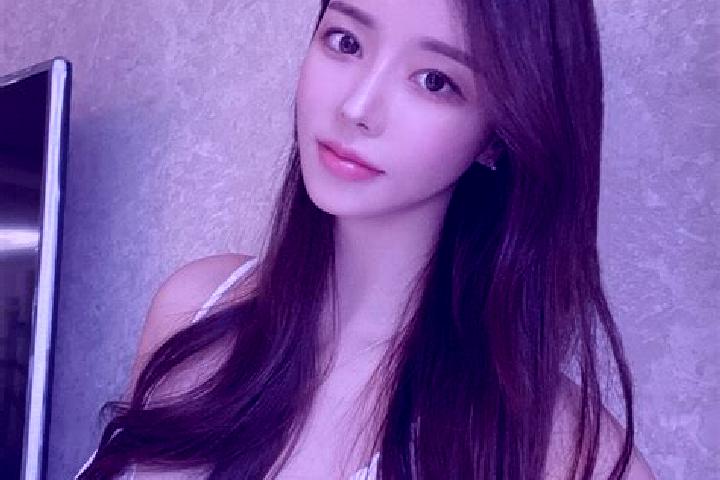 Clara, 29 — Escort in Cobanpinari, Turkey