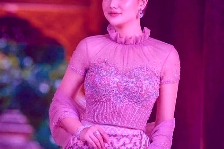 Clara, 29 — Escort in Myo Thit Ka, Myanmar