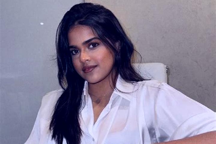Clara, 29 — Escort in Neuberg, Austria