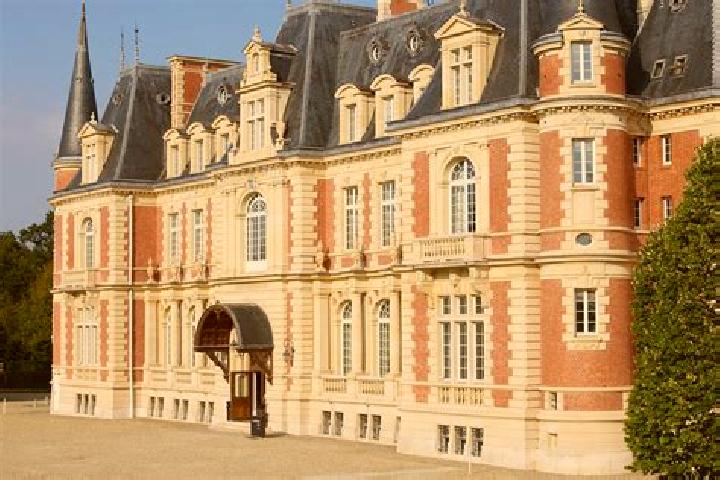 Clara, 29 — Escort in Nouans-les-Fontaines, France