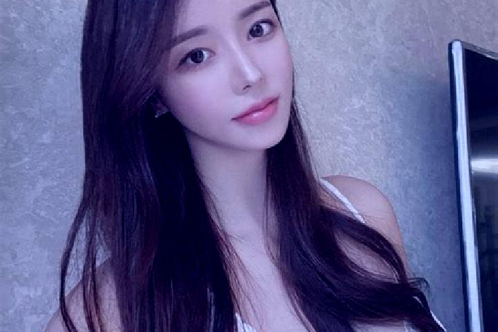 Clara, 29 — Escort in Regaloh, Indonesia