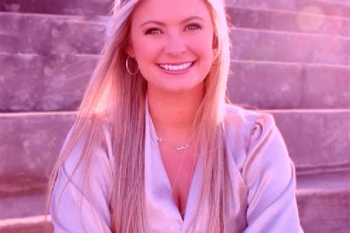 Clara, 29 — Escort in Waveland, United States
