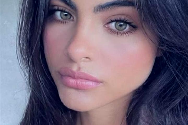 Clara, 30, a auburn dark-eyed indian companion based in Hatsor HaGlilit. Offering Prostate Massage, CIM, Massage. Available for incall and outcall, day and e...