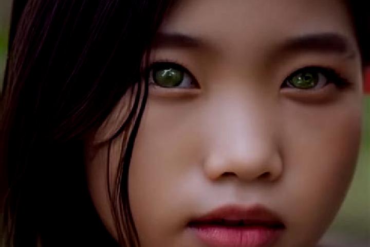 Clara, 30, a chestnut green-eyed asian companion based in Gairaut. Offering Girlfriend Experience, Duos, Party Girl, Massage, Striptease. Available for incal...