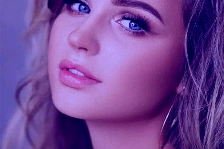 Clara, 30, a dark blonde blue-eyed middle eastern companion based in Hidrolina. Offering Domination, Tantra, Party Girl, Striptease. Available for incall and...