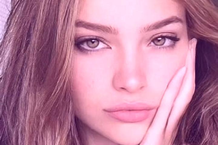 Clara, 30, a dark blonde hazel-eyed mediterranean companion based in Spiru Haret. Offering Overnight, Roleplay, Deep French Kissing. Available for incall and...
