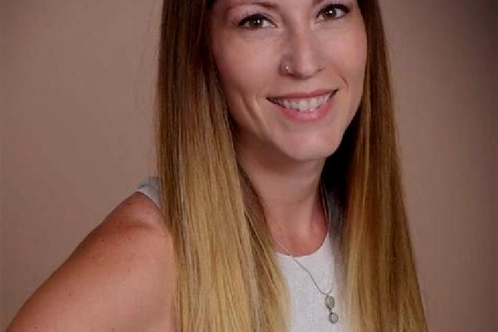 Clara, 30 — Escort in Allyn, United States