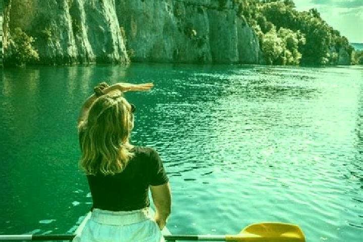 Clara, 30 — Escort in La Roche-Posay, France