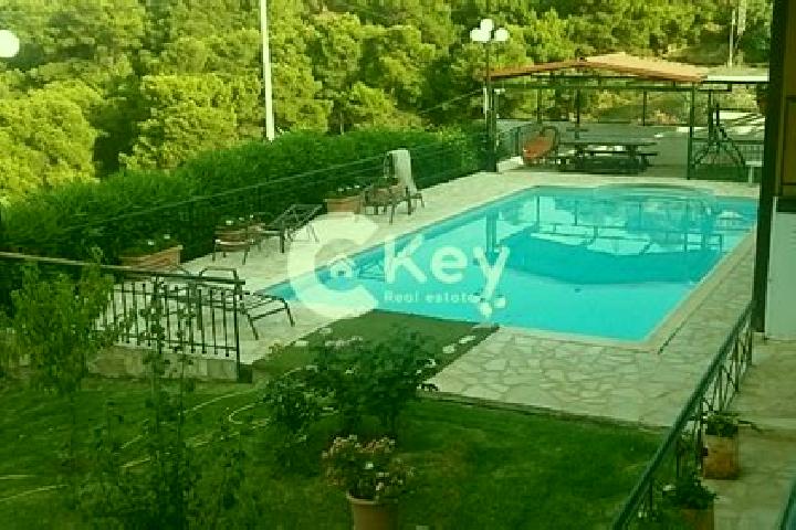 Clara, 30 — Escort in Neos Kouvaras, Greece