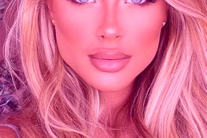 Clara, 31, a blonde hazel-eyed latina companion based in Waldmohr. Offering Couples, CIM, BDSM. Available for incall and outcall, day and evening dates.