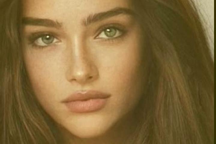 Clara, 31, a chestnut grey-eyed caucasian companion based in Dueville. Offering Couples, Massage, Travel Companion. Available for incall and outcall, day and...