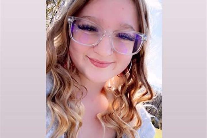 Clara, 31 — Escort in Belington, United States