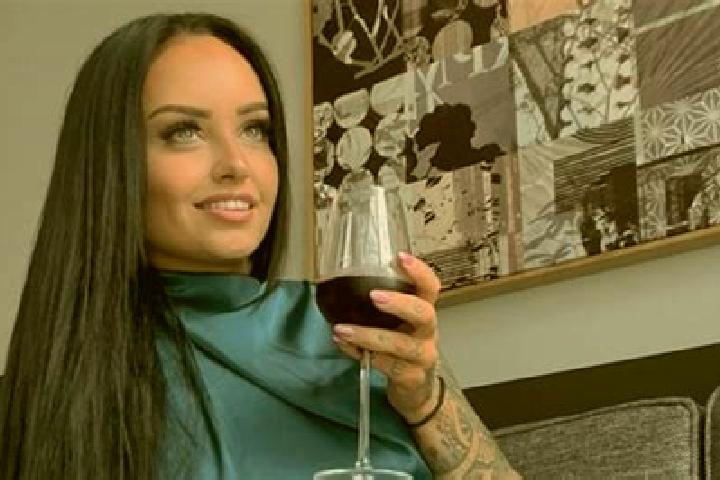 Clara, 31 — Escort in Deer Lodge, United States