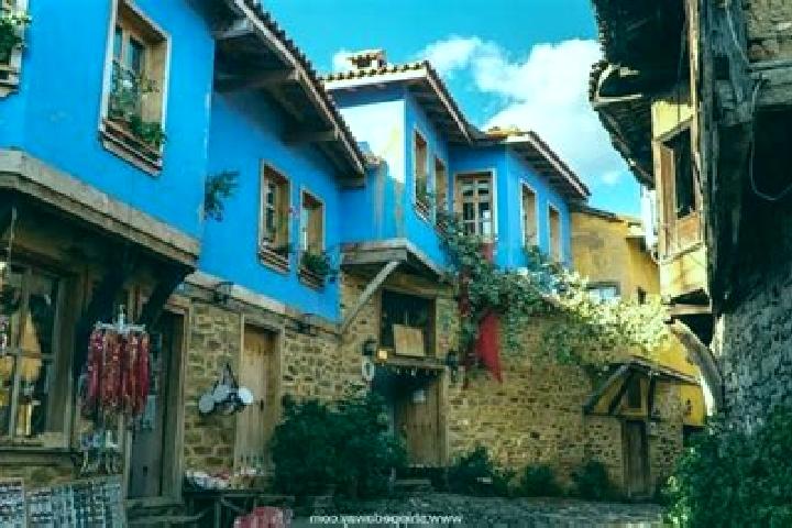 Clara, 31 — Escort in Kizik, Turkey