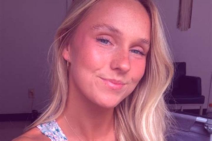 Clara, 31 — Escort in Pikeville, United States
