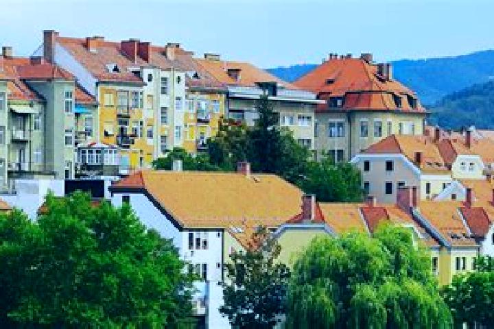 Clara, 31 — Escort in Pobrezje, Slovenia