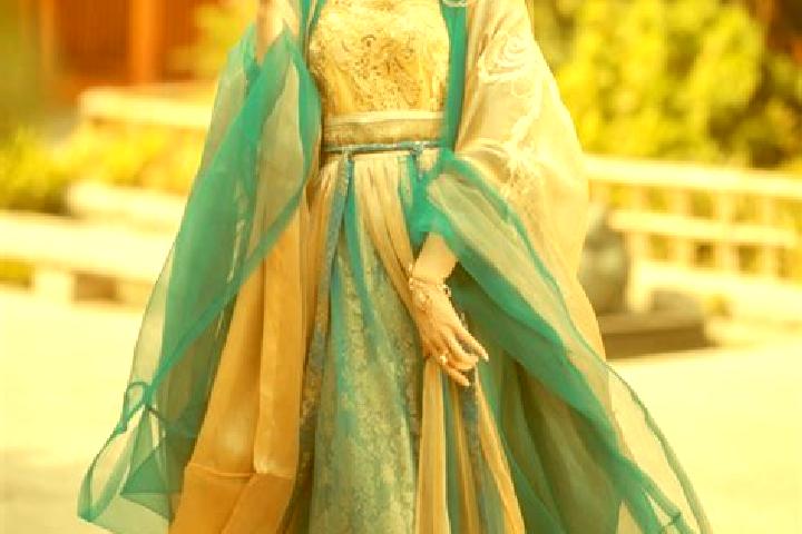 Clara, 31 — Escort in Zhongyi, China
