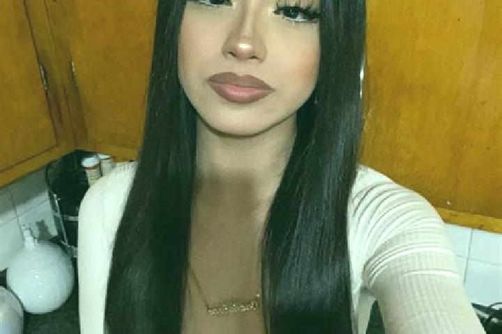 Clara, 32, a black dark-eyed latina companion based in Sinca Noua. Offering A-Level, Overnight, GFE. Available for incall and outcall, day and evening dates.