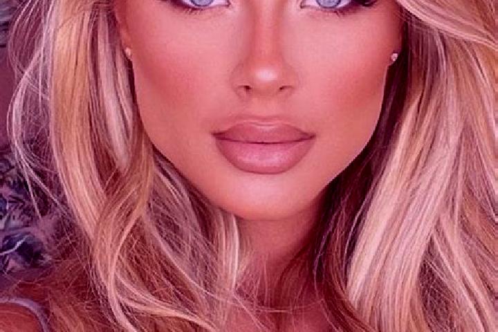 Clara, 32, a blonde blue-eyed latina companion based in Hagenow. Offering Couples, Dinner Date. Available for incall and outcall, day and evening dates.