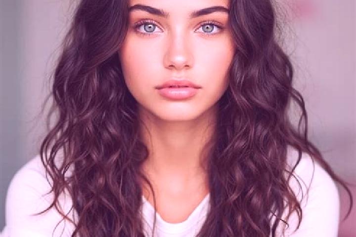 Clara, 32, a brunette dark-eyed mediterranean companion based in Ilama. Offering Dinner Date, Couples, Roleplay. Available for incall and outcall, day and ev...