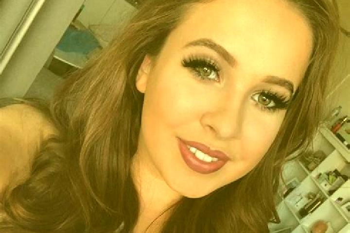 Clara, 32, a red dark-eyed european companion based in Tlatlazoquico. Offering BDSM, Fetish, 69, CIM, Domination. Available for incall and outcall, day and e...