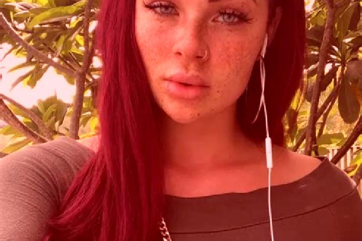 Clara, 32, a red green-eyed latina companion based in San Isidro. Offering Striptease, CIM, Erotic Massage, Prostate Massage. Available for incall and outcal...